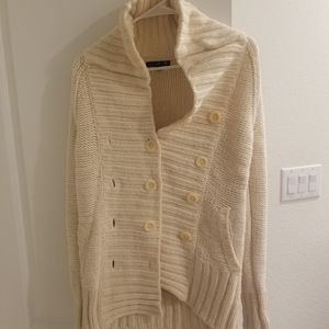 Gap sweater
